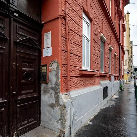 Modern Retreat For 8 Guests * Budapeşte