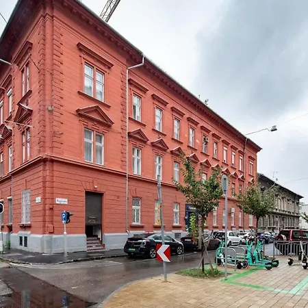 Modern Retreat For 8 Guests * Budapeszt