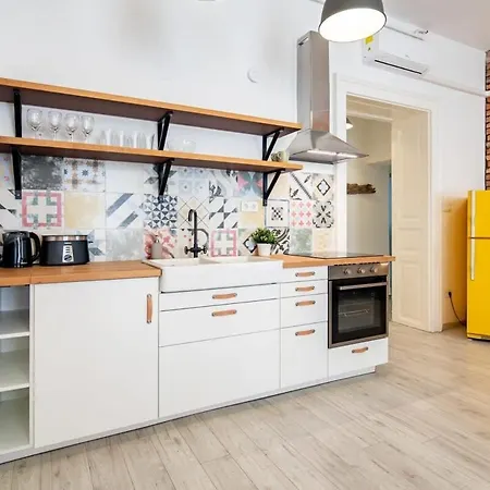 Modern Retreat For 8 Guests Daire Budapeşte