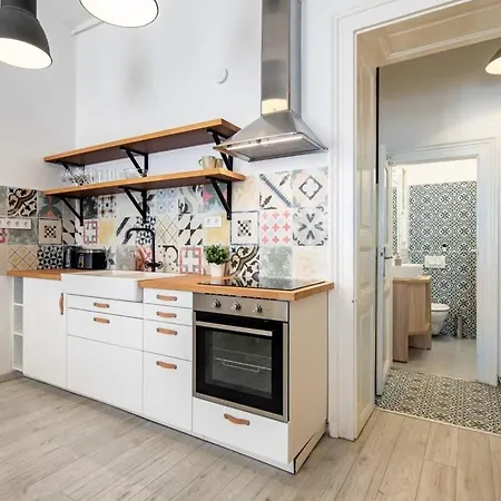 Apartment Modern Retreat For 8 Guests Budapest