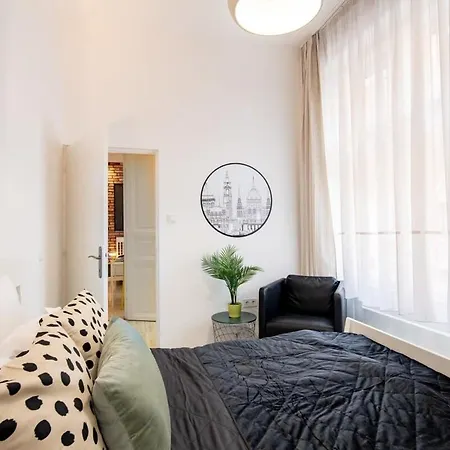 Modern Retreat For 8 Guests Daire Budapeşte