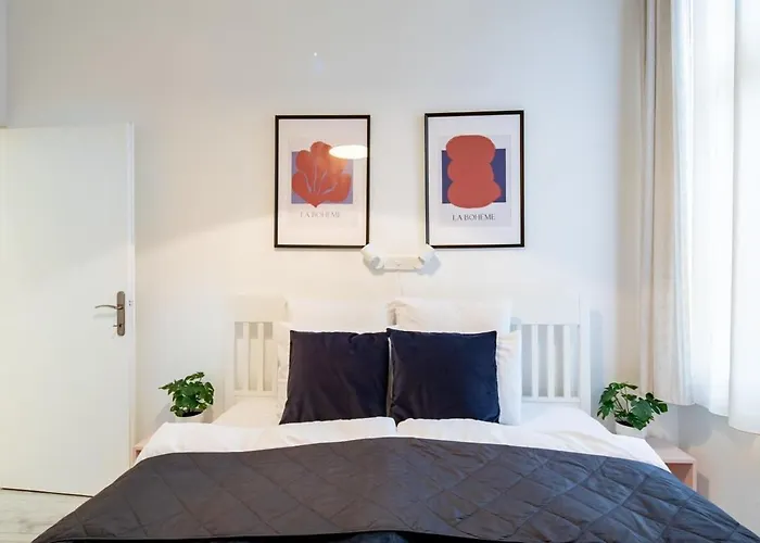 Modern Retreat For 8 Guests *