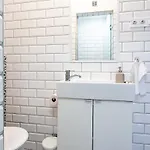 Lejlighed Modern Retreat For 8 Guests Budapest