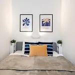 Modern Retreat For 8 Guests * Budapest