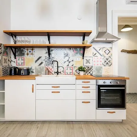 Modern Retreat For 8 Guests