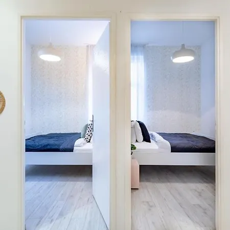 Modern Retreat For 8 Guests Apartamento