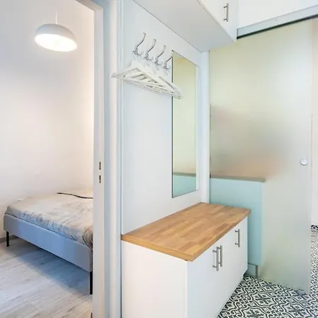 Modern Retreat For 8 Guests Apartamento