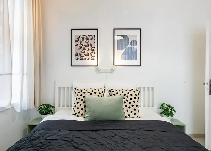 Modern Retreat For 8 Guests Апартаменты Будапешт