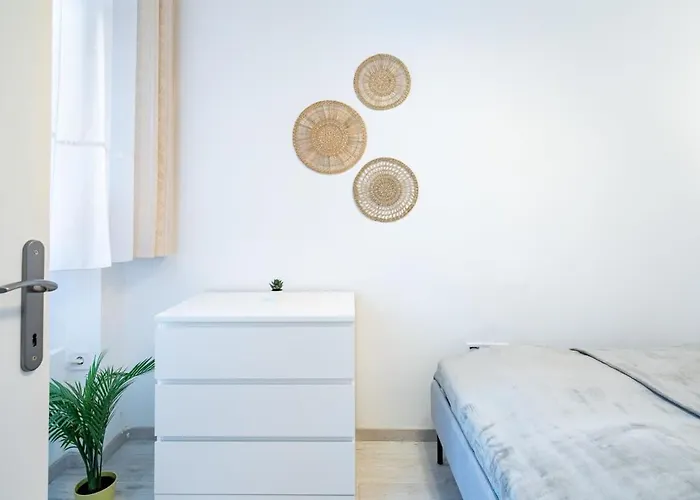 Modern Retreat For 8 Guests
